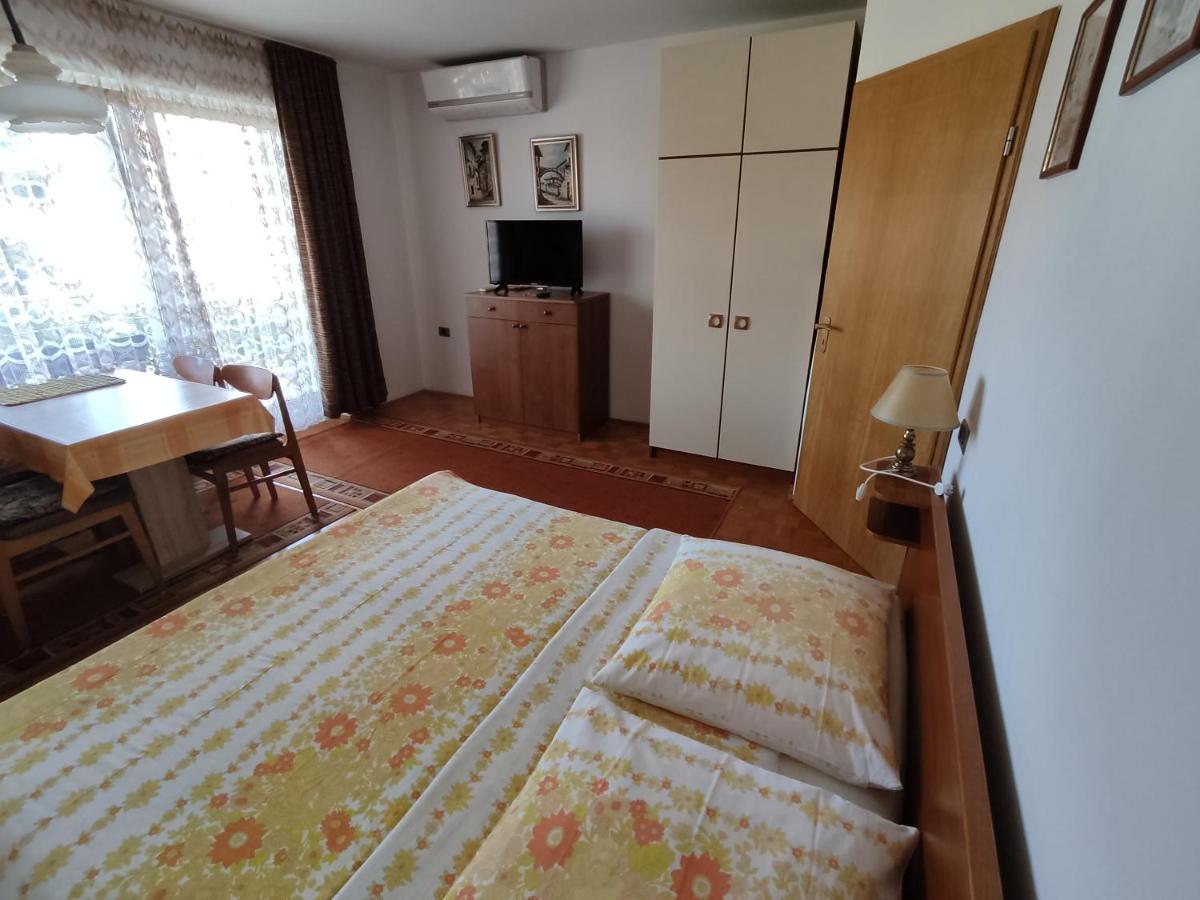 Apartments Samec Izola Εξωτερικό φωτογραφία
