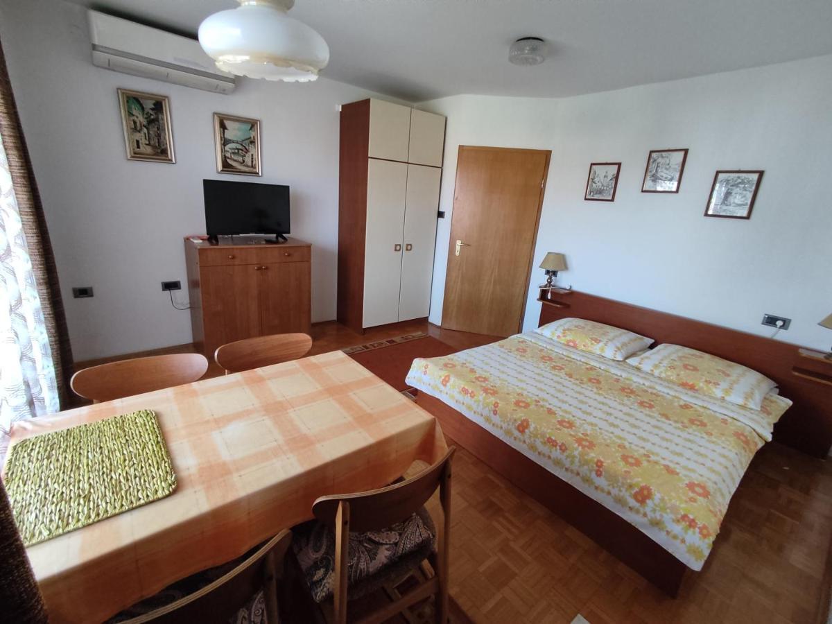 Apartments Samec Izola Εξωτερικό φωτογραφία