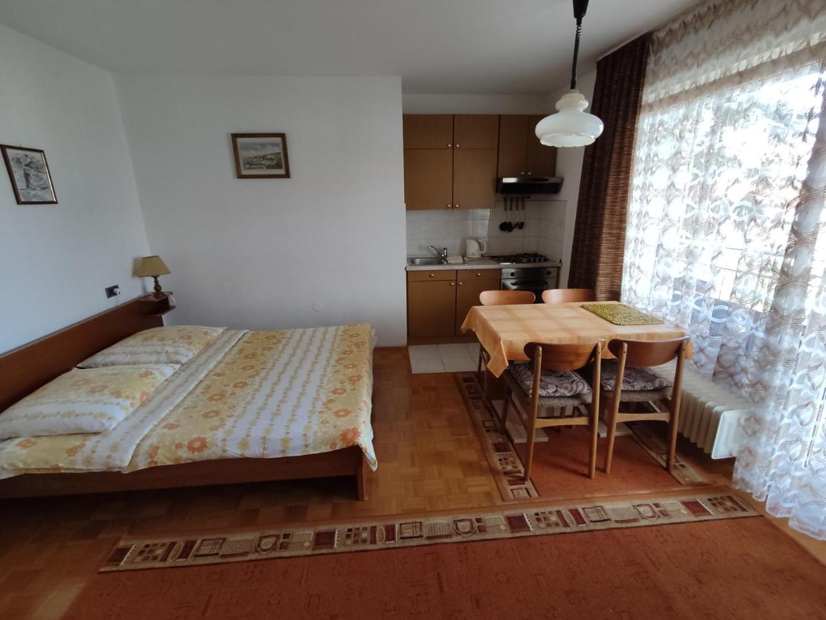 Apartments Samec Izola Εξωτερικό φωτογραφία