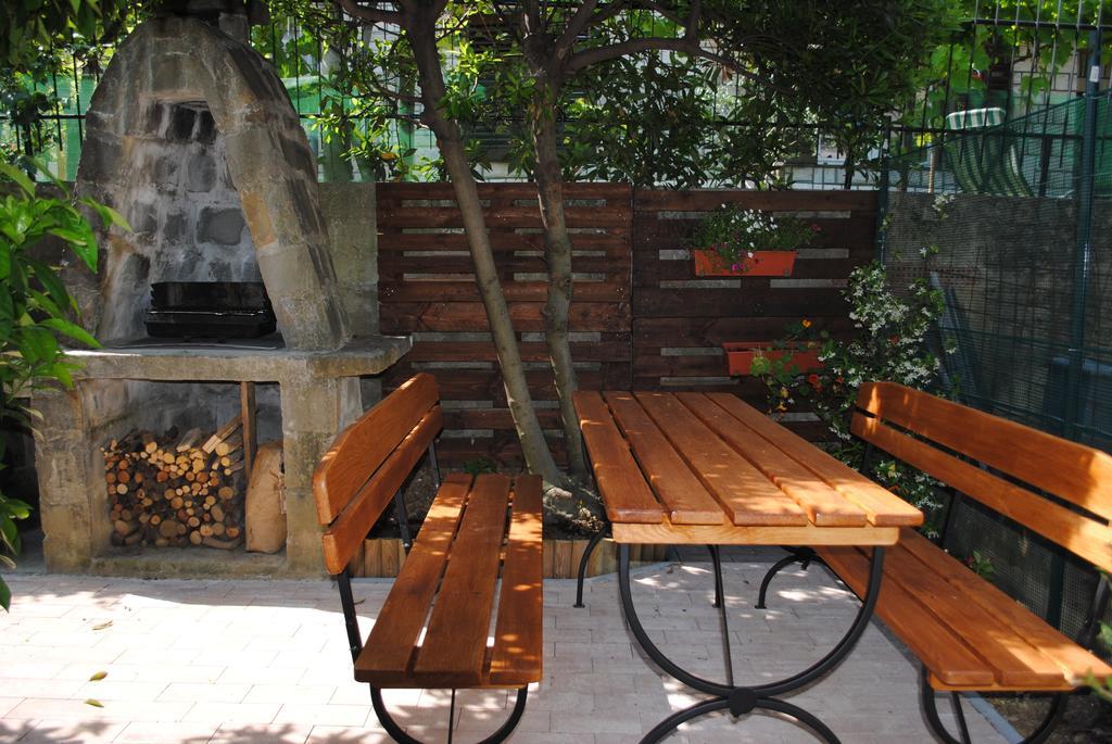 Apartments Samec Izola Εξωτερικό φωτογραφία